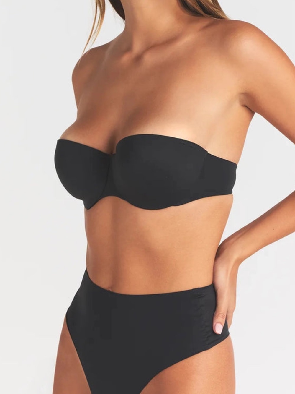 SKIMS Strapless Black Bra